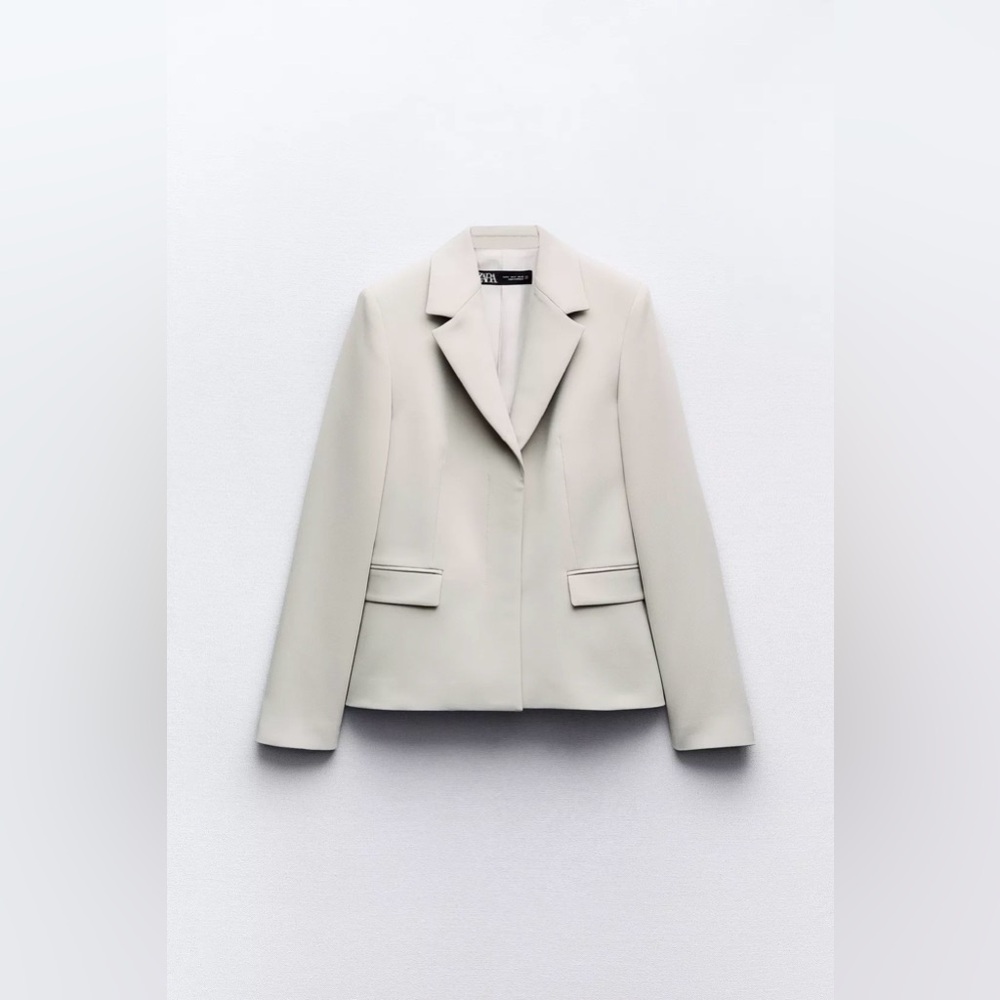 Zara Women's Off-White Blazer